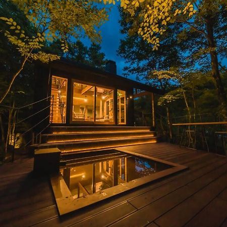 Вилла ロックフォレスト北軽井沢 Экстерьер фото